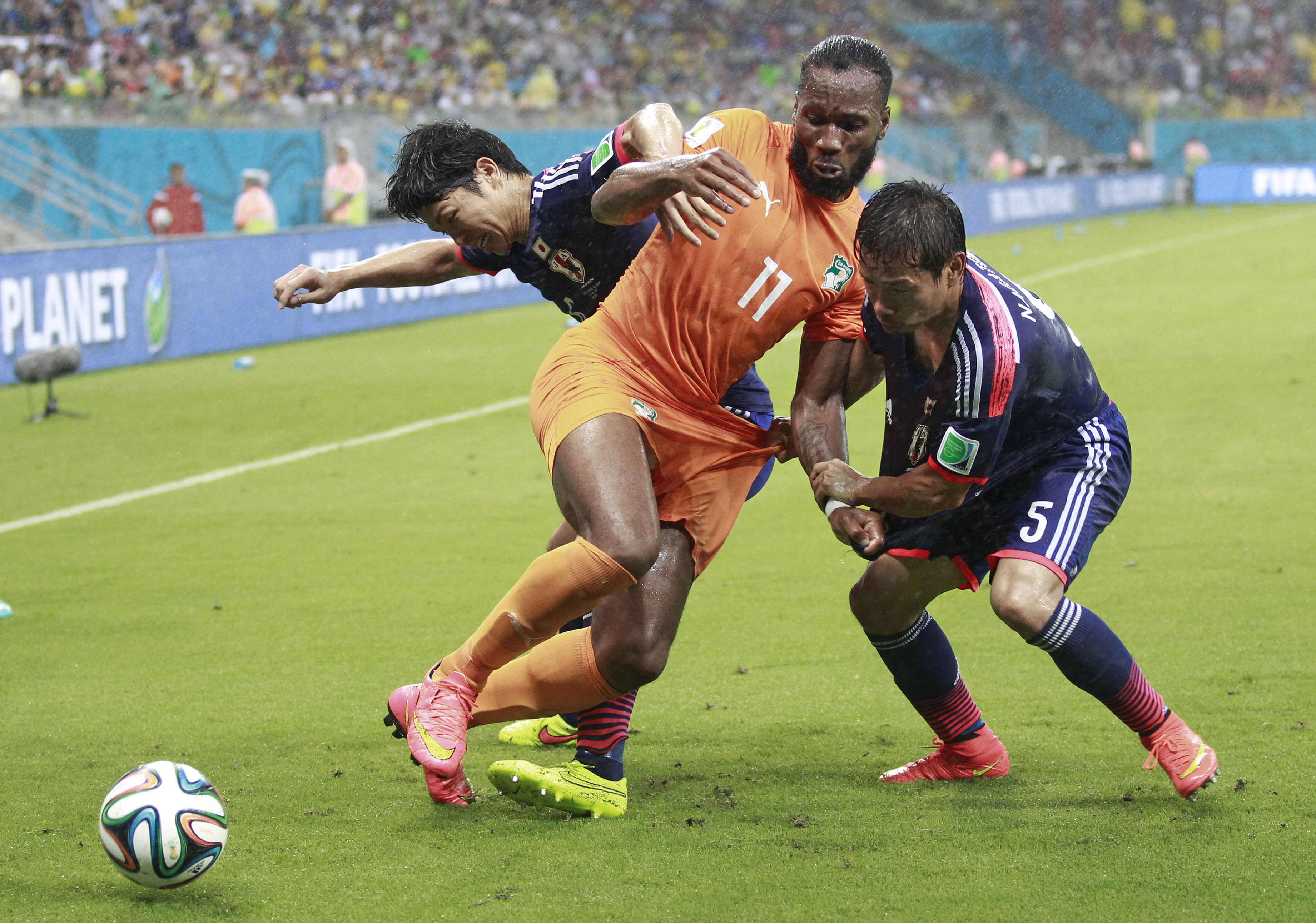 足球视频回放_(足球视频回放需要边裁参与么?)