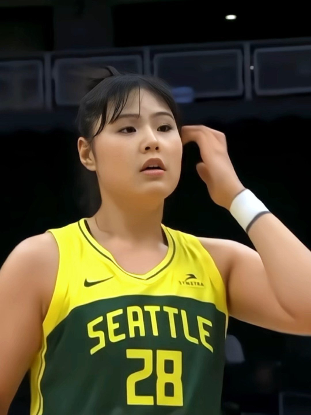 李月汝向风暴队申请交易预计仍将缺阵女篮亚洲杯的简单介绍