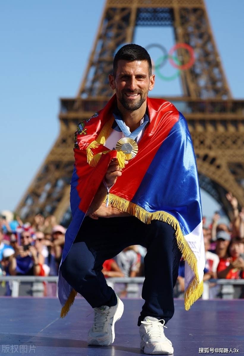 包含登贝莱现身法网展示欧冠奖杯德约科维奇祝贺大巴黎的词条 包含登贝莱现身法网展示欧冠奖杯德约科维奇祝贺大巴黎的词条