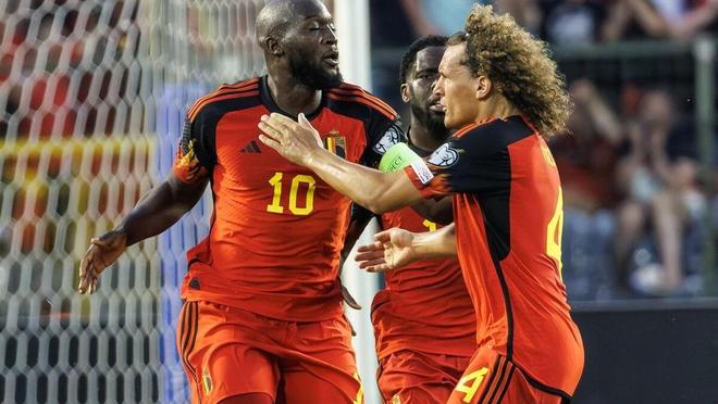 关于曝巴雷拉拒绝利雅得新月坚持留队的信息