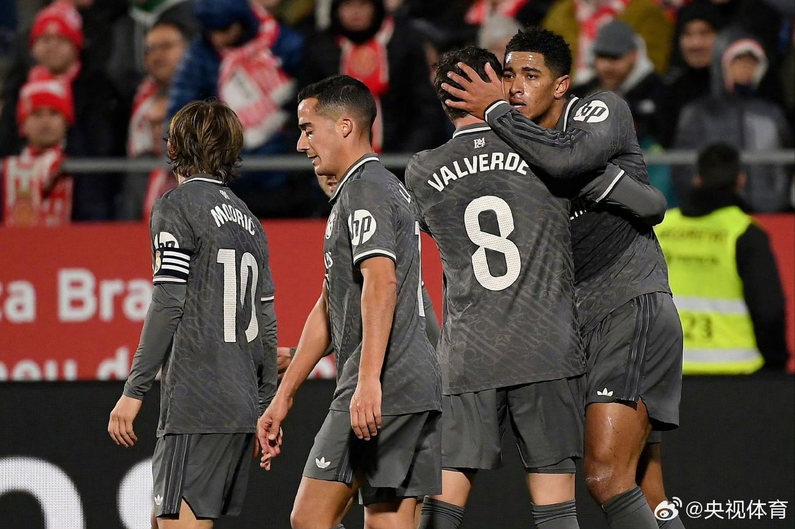 关于外媒评西甲历史最佳阵:梅罗领衔所有球员均来自皇马巴萨的信息 关于外媒评西甲历史最佳阵:梅罗领衔所有球员均来自皇马巴萨的信息