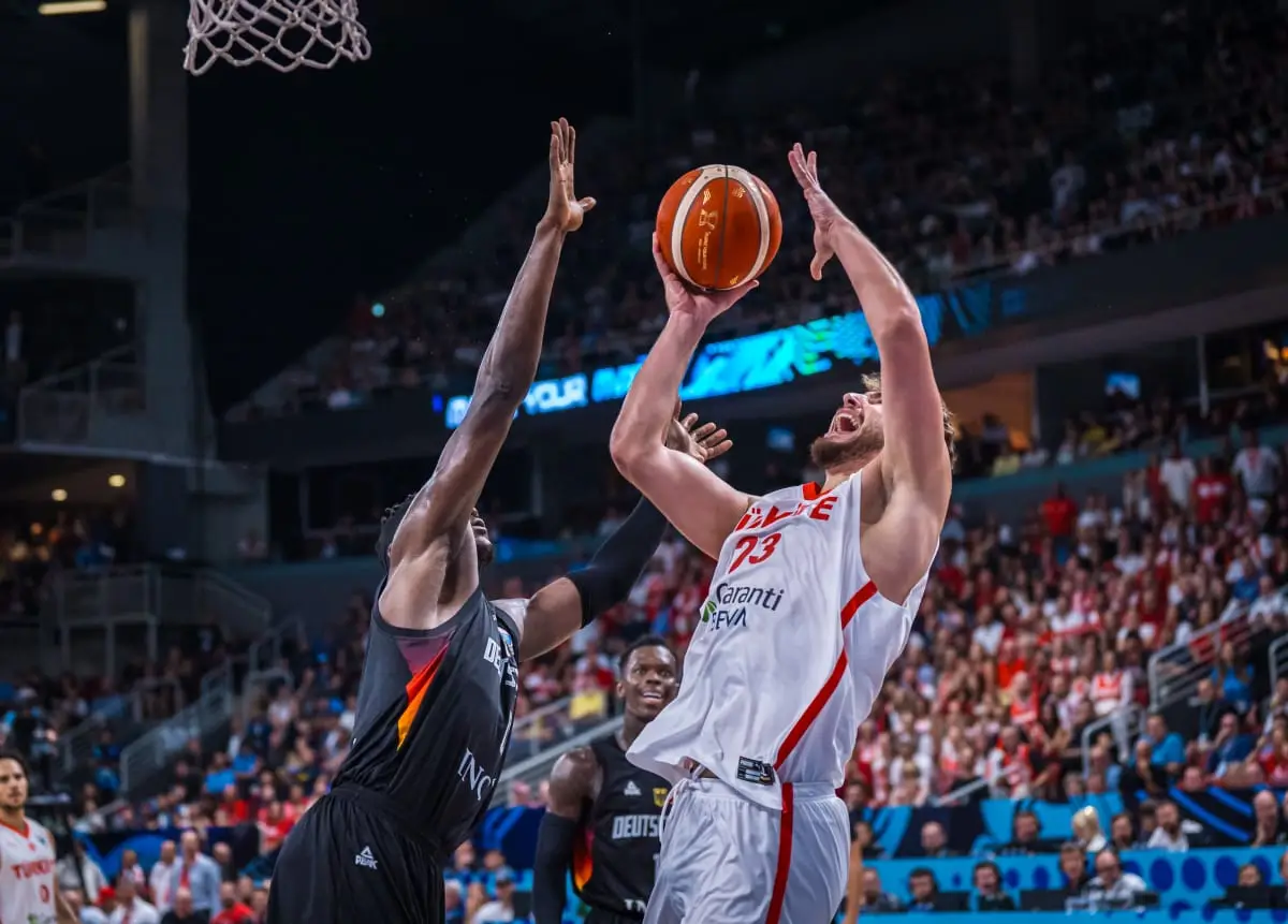 欧锦赛决赛德国男篮将战土耳其男篮谁能登顶冠军之巅? 欧锦赛决赛德国男篮将战土耳其男篮谁能登顶冠军之巅?