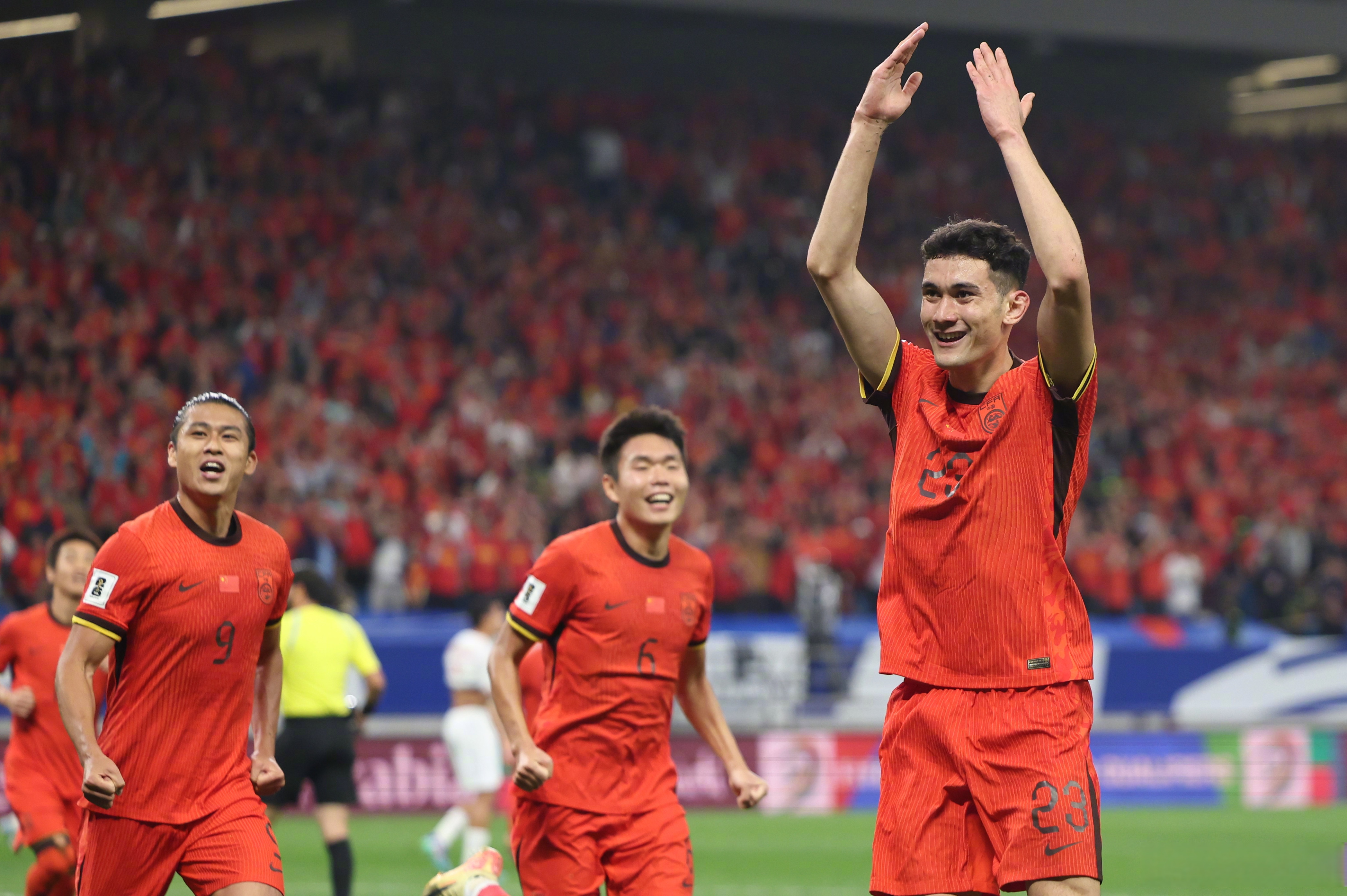 关于国足世界排名首次被泰国超越上个月中超刚被泰超超越的信息