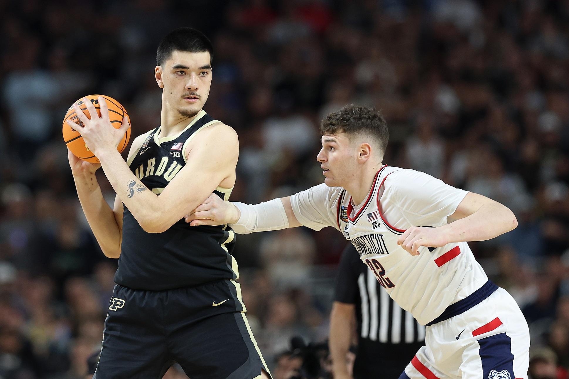 关于NCAA:康涅狄格大学VS亚利桑那大学的信息 关于NCAA:康涅狄格大学VS亚利桑那大学的信息