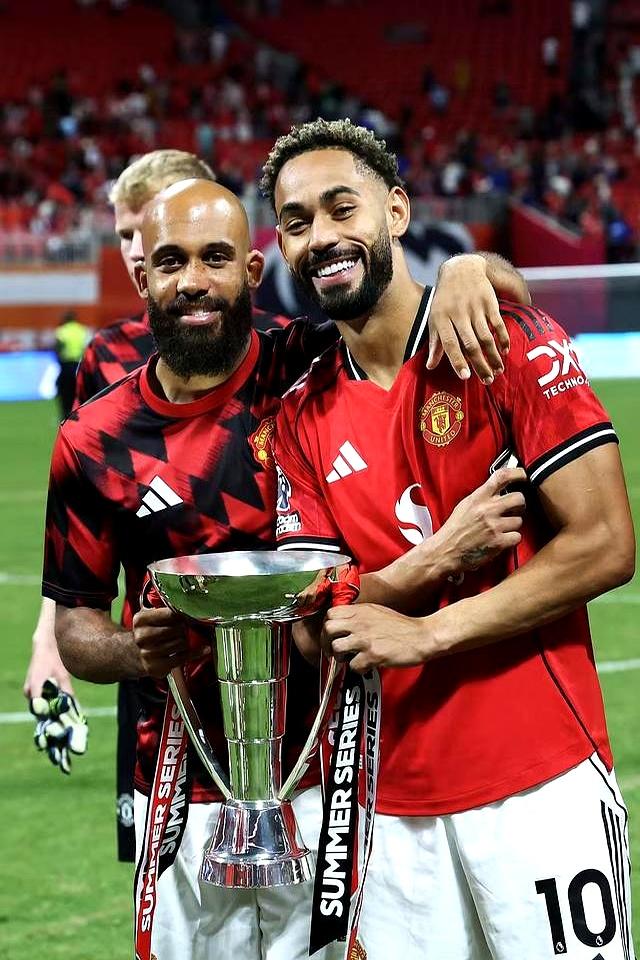 葡体昨晚再度向曼联推荐约克雷斯球员更倾向加盟阿森纳的简单介绍