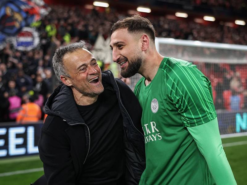 曼联关注多纳鲁马和科斯塔奥纳纳表现不稳影响了被信任度的简单介绍