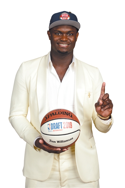 包含NCAA:东卡罗莱纳大学VS南查理斯顿大学的词条