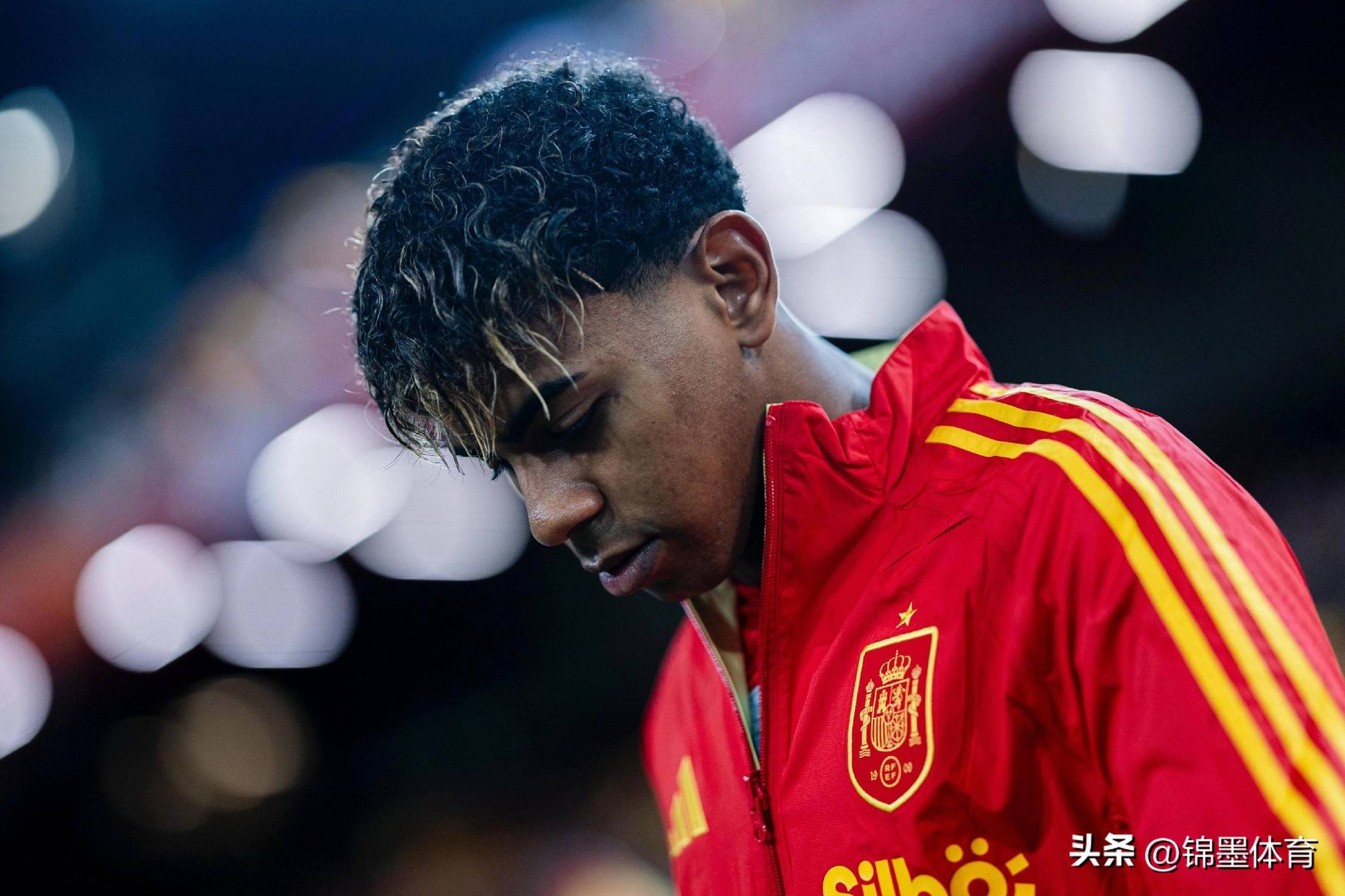 关于博格巴支持登贝莱获得金球奖本赛季表现无可挑剔的信息 关于博格巴支持登贝莱获得金球奖本赛季表现无可挑剔的信息