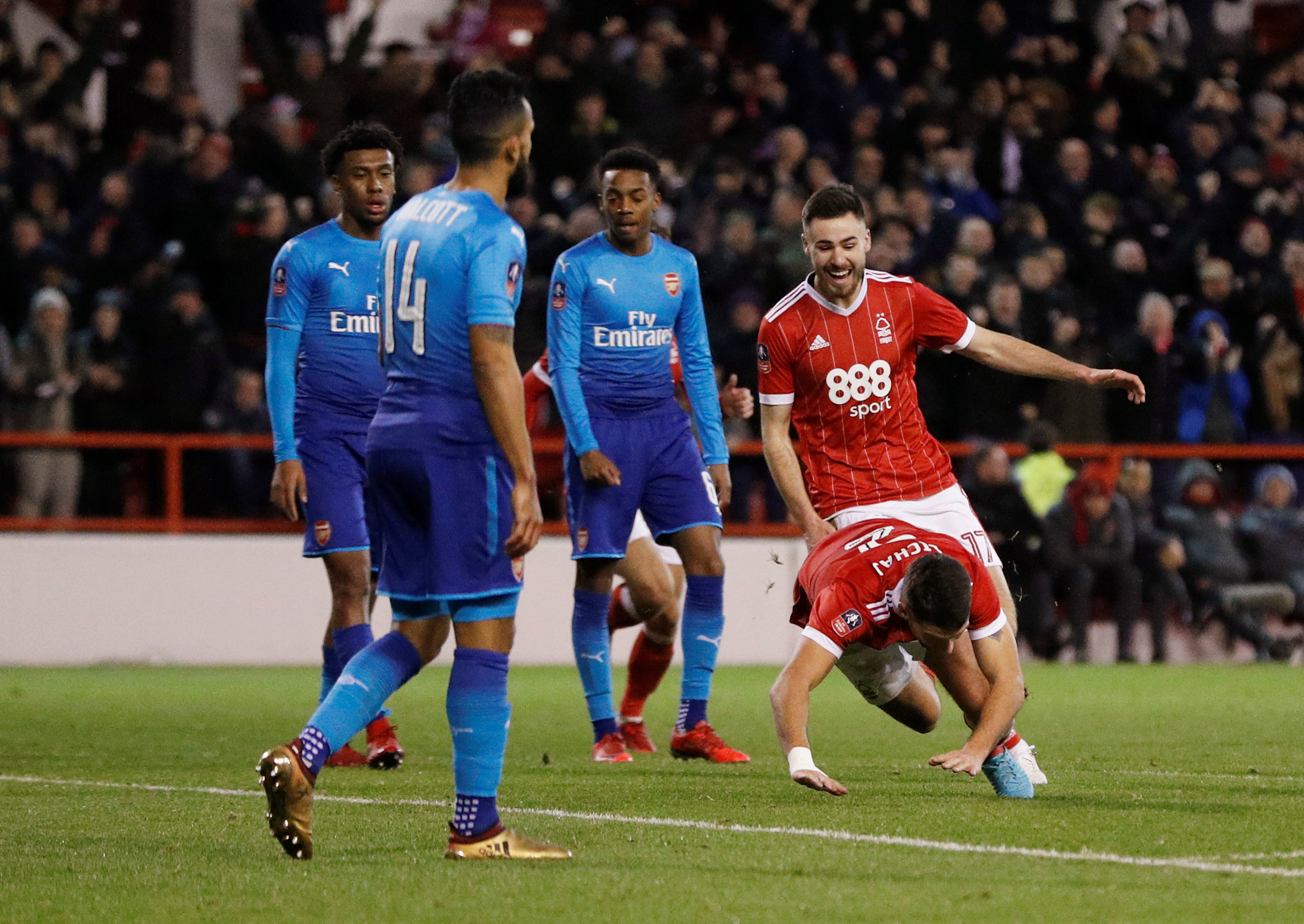 包含诺丁汉森林VS阿森纳保级遇争四高清全程直播平台的词条