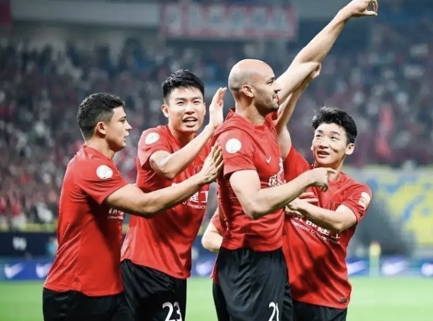 关于争冠球队集体刹车中超大戏走向何方上海海港继续领跑的信息 关于争冠球队集体刹车中超大戏走向何方上海海港继续领跑的信息