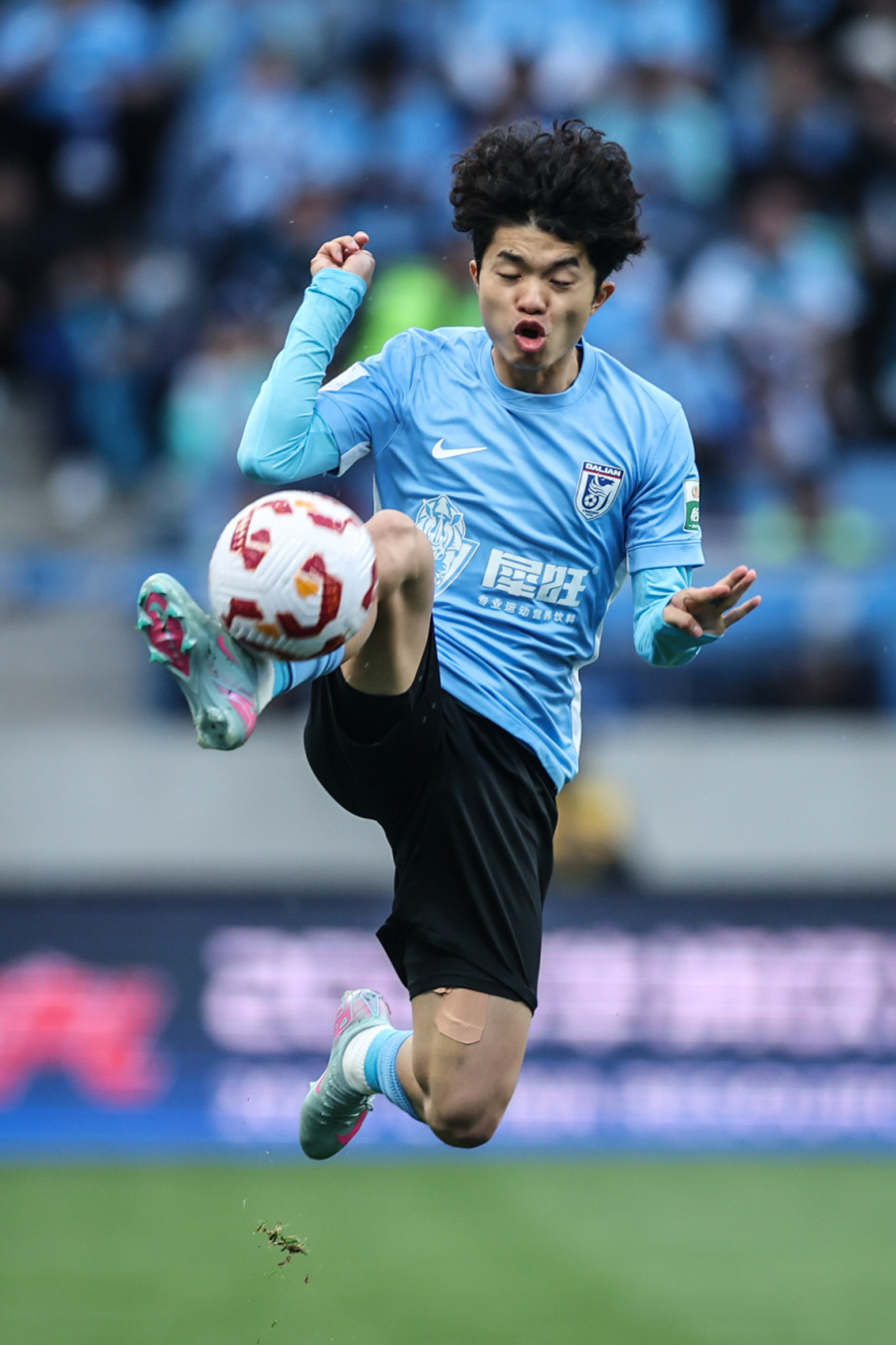 中超“鲁沪之战”看点十足申花折损头号射手的简单介绍 中超“鲁沪之战”看点十足申花折损头号射手的简单介绍