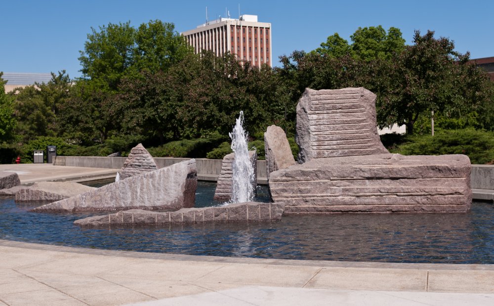 NCAA:内布拉斯加大学VS温斯罗普大学的简单介绍