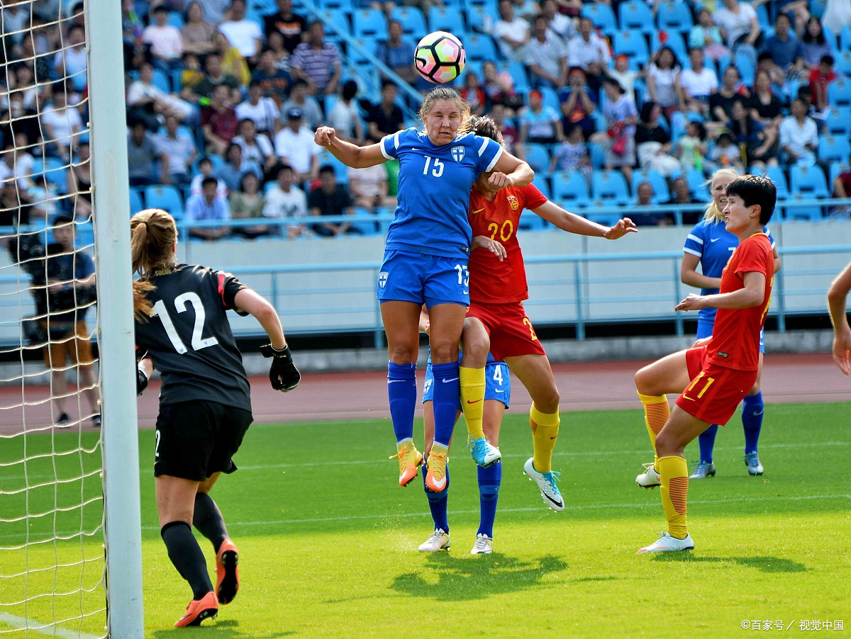 西丙女：桑佩尔女足VS伊拉斯女足的简单介绍