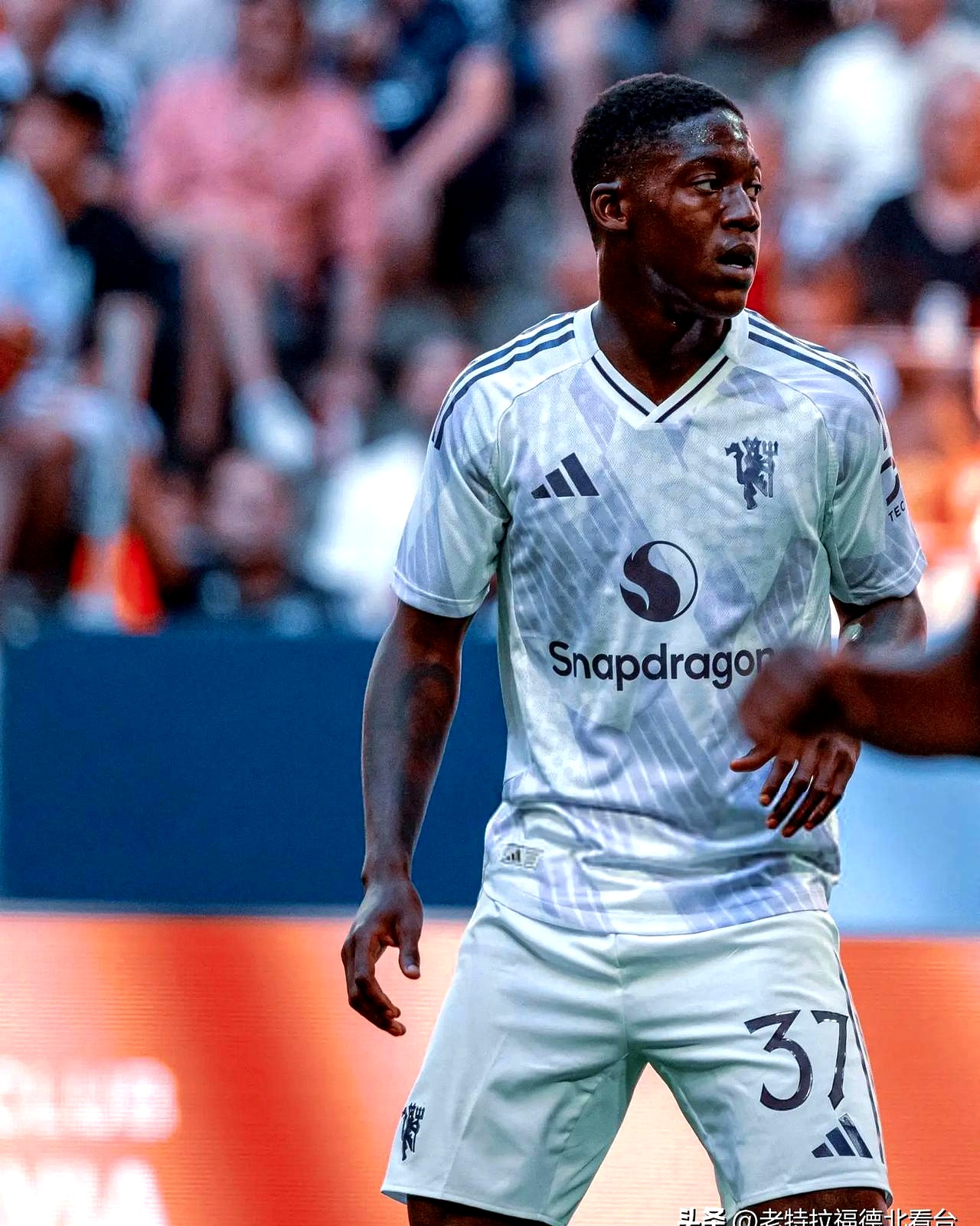 阿莫林公布曼联六名队长强化团队领导力的简单介绍 阿莫林公布曼联六名队长强化团队领导力的简单介绍