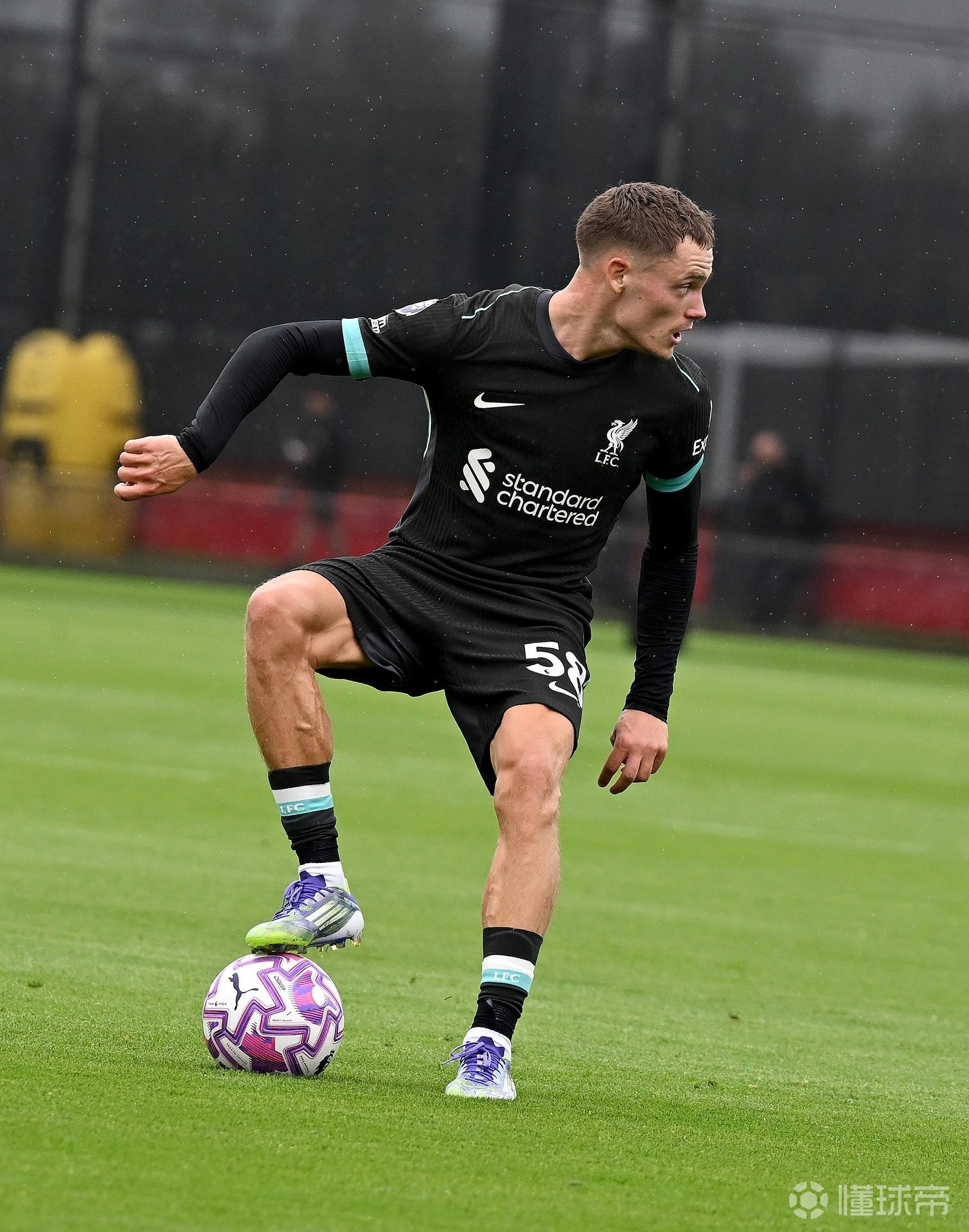 包含维尔茨希望在利物浦穿10号红军积极推动球员转会的词条