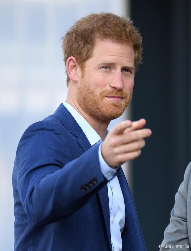 包含NCAA:圣十字学院VS伍斯特州立大学的词条