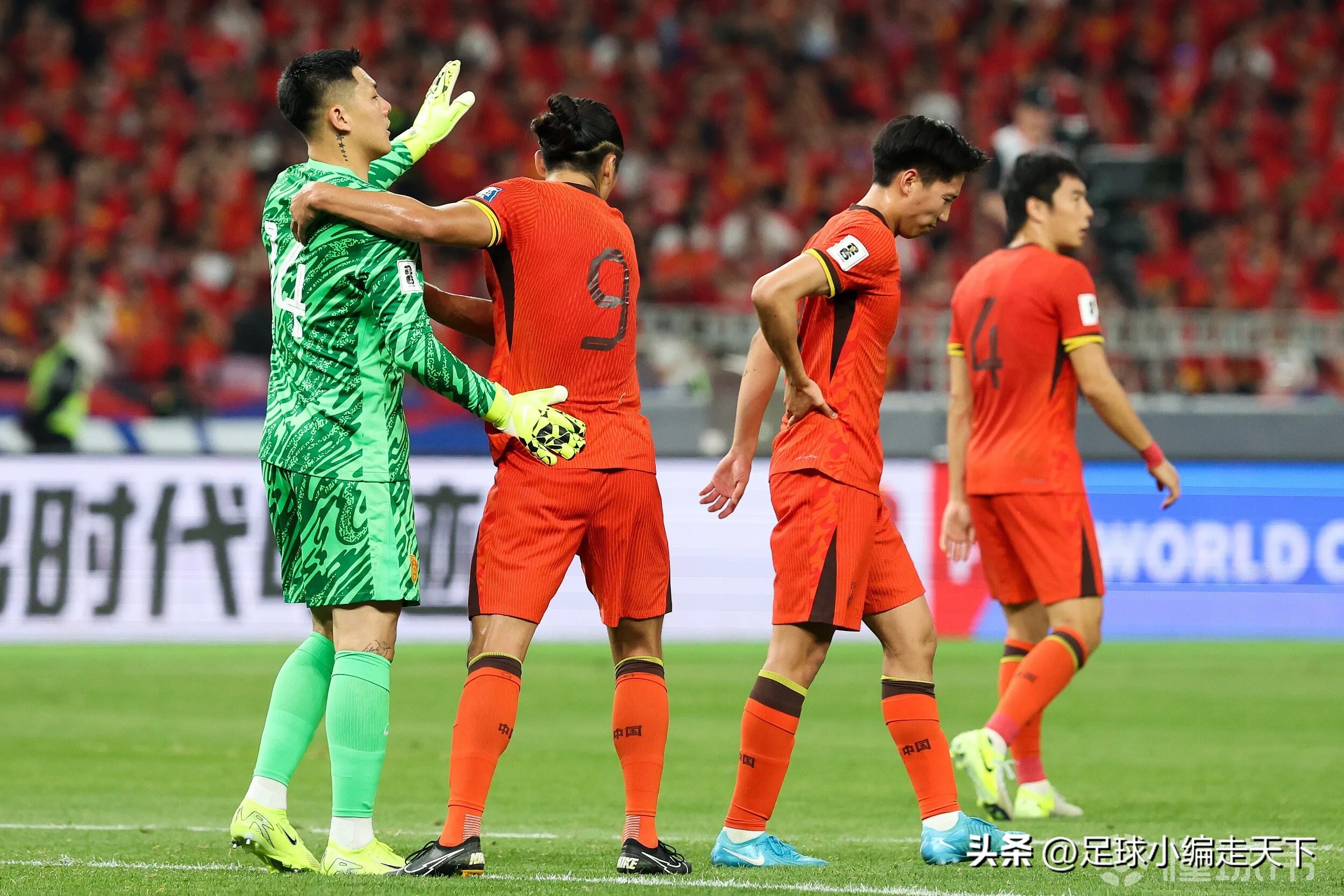 包含王大雷顶级联赛出场次数达445场追平汪嵩纪录的词条