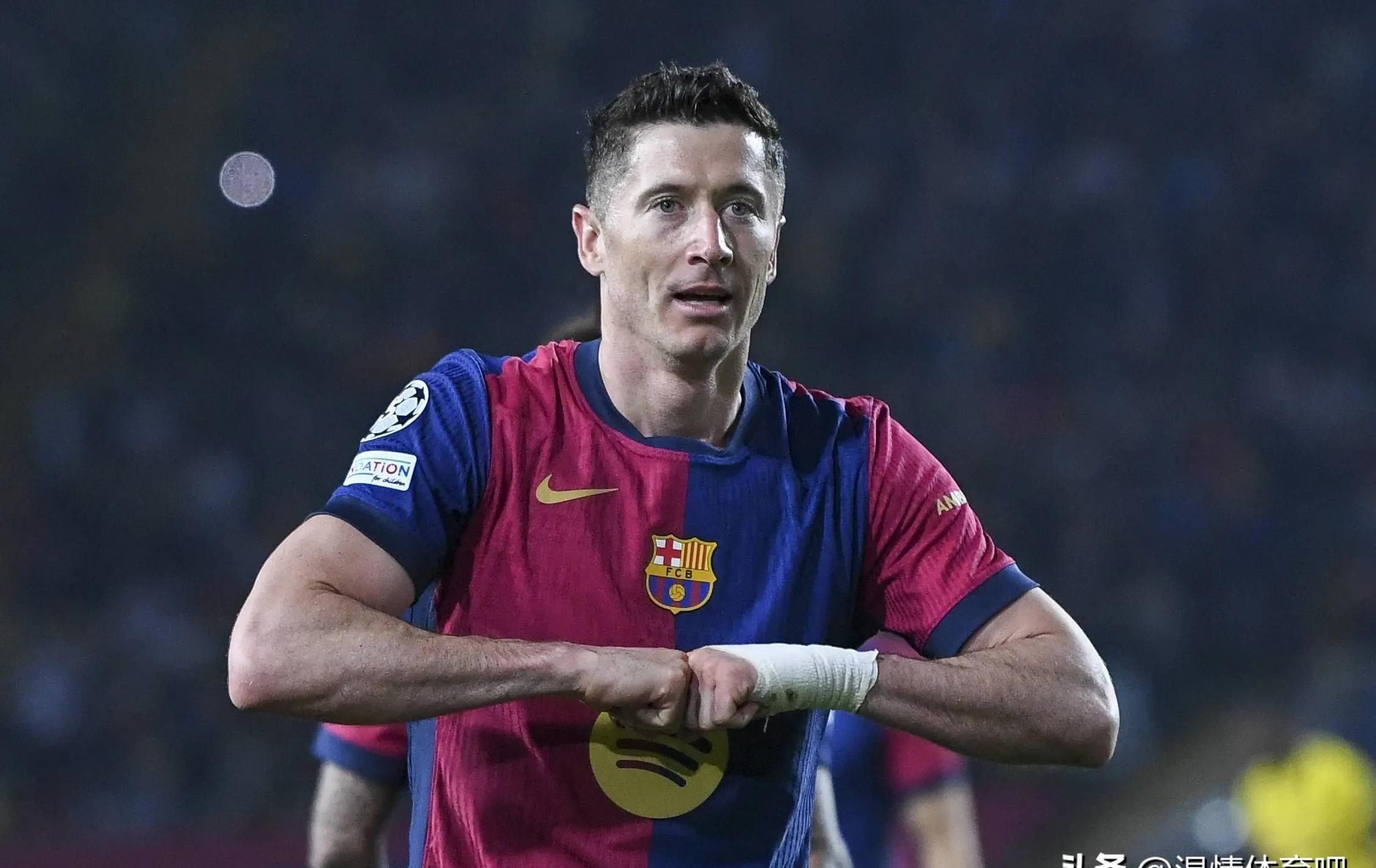 波兰主帅：莱万将重返国家队莱万曾被剥夺队长袖标的简单介绍