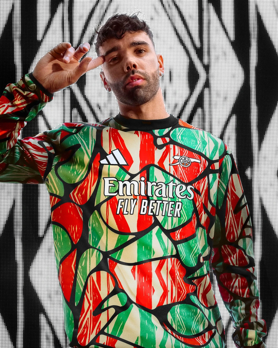 阿森纳发布新赛季第二客场球衣新球衣致敬老主场的简单介绍