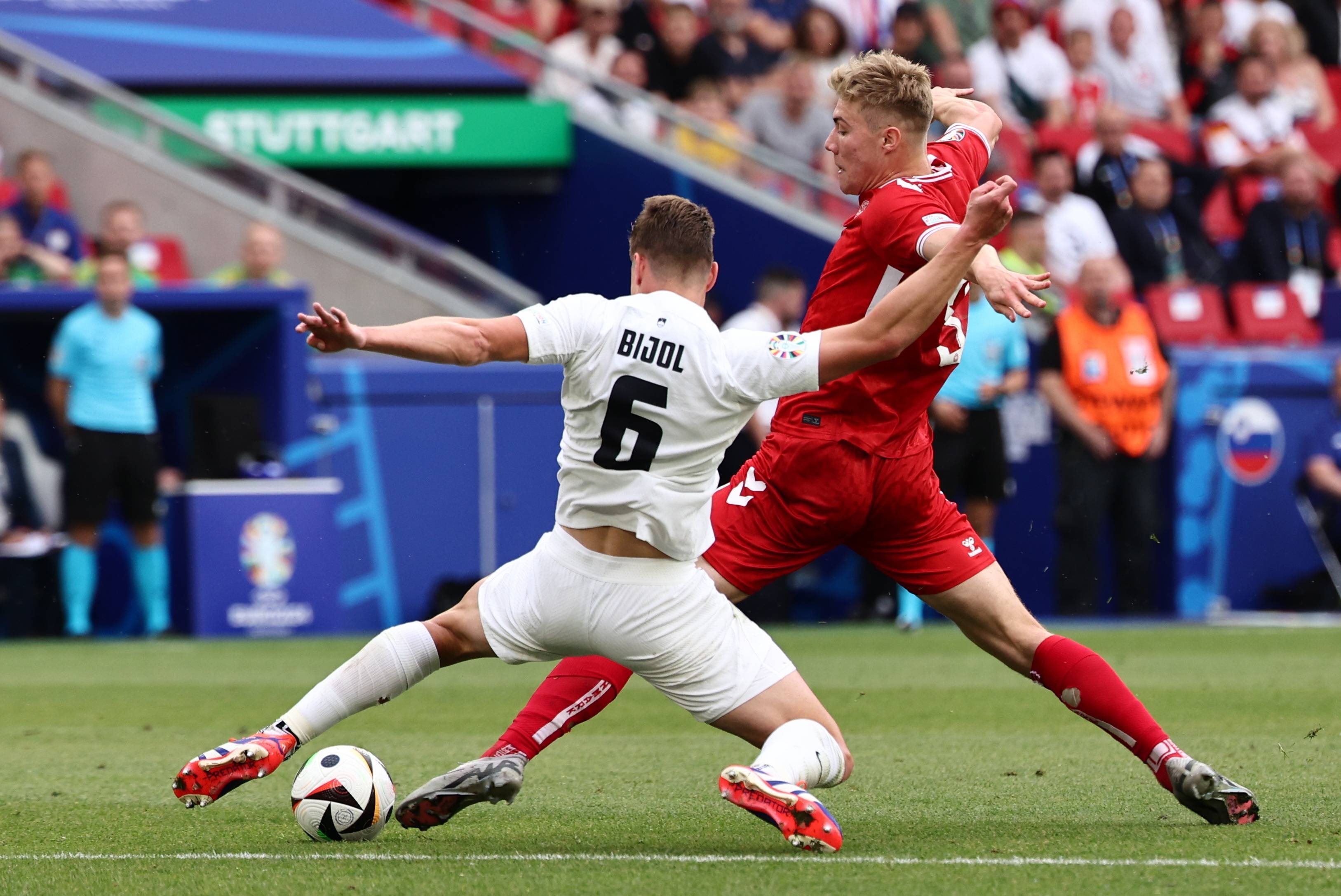 包含世预赛瑞士3-0斯洛文尼亚瑞士军刀取得2连胜排名小组第一的词条 包含世预赛瑞士3-0斯洛文尼亚瑞士军刀取得2连胜排名小组第一的词条