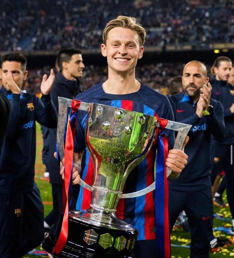 曝巴萨急于完成德容续约有利于俱乐部财务空间的简单介绍 曝巴萨急于完成德容续约有利于俱乐部财务空间的简单介绍