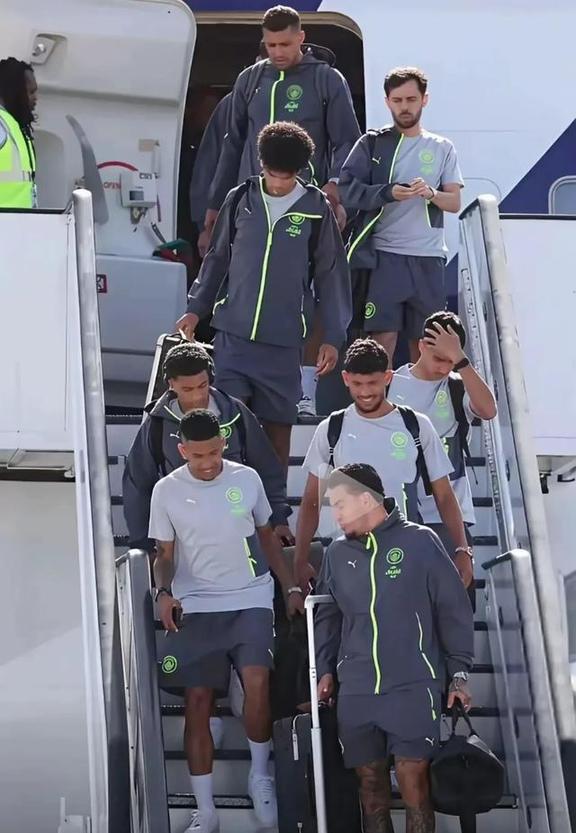 包含国足回应东亚杯行李多问题51人共140件的词条 包含国足回应东亚杯行李多问题51人共140件的词条