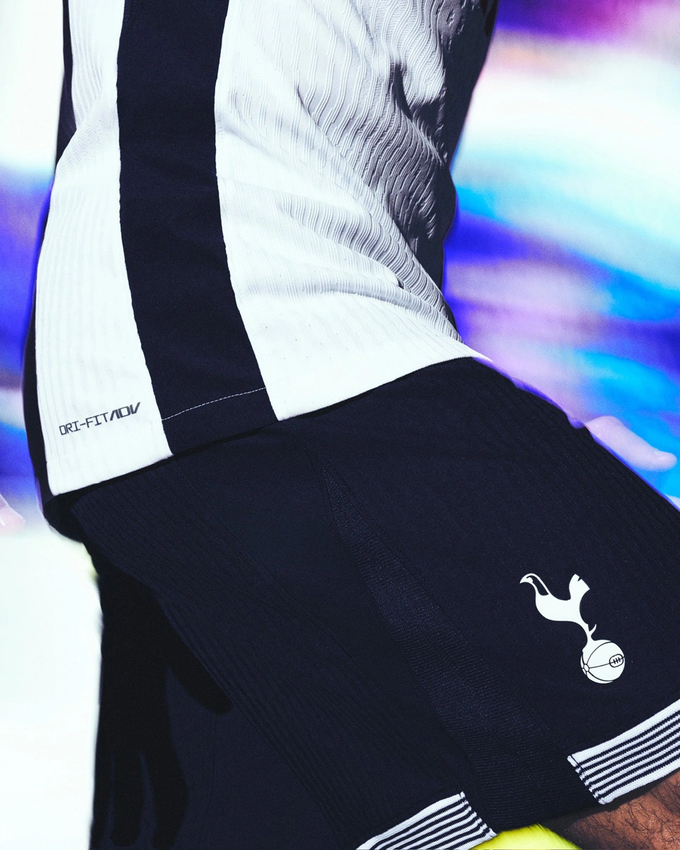 包含热刺新赛季主场球衣发布延续上赛季的设计的词条 包含热刺新赛季主场球衣发布延续上赛季的设计的词条