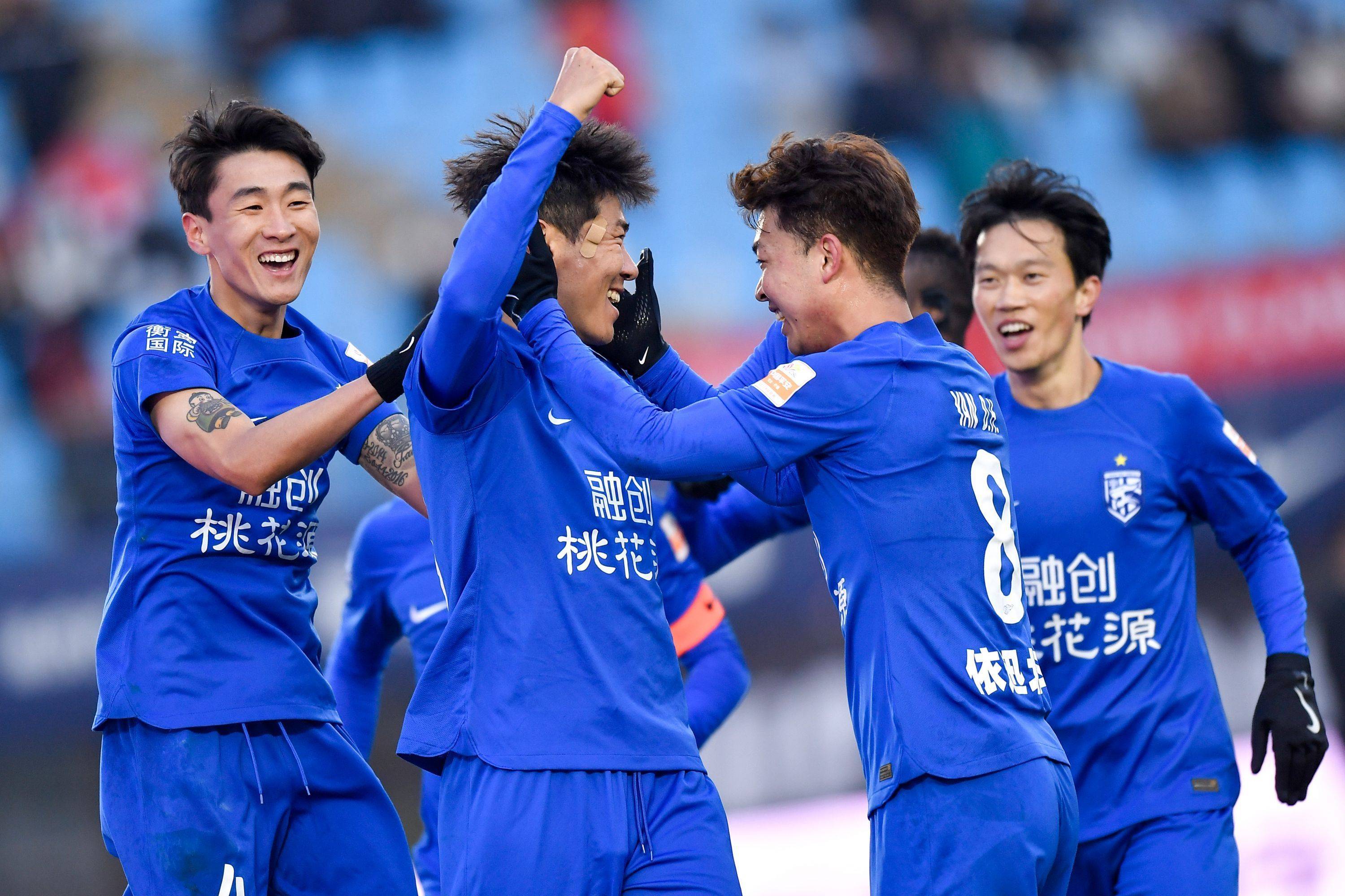 关于武汉三镇转会禁令减至一条曾多达八条的信息