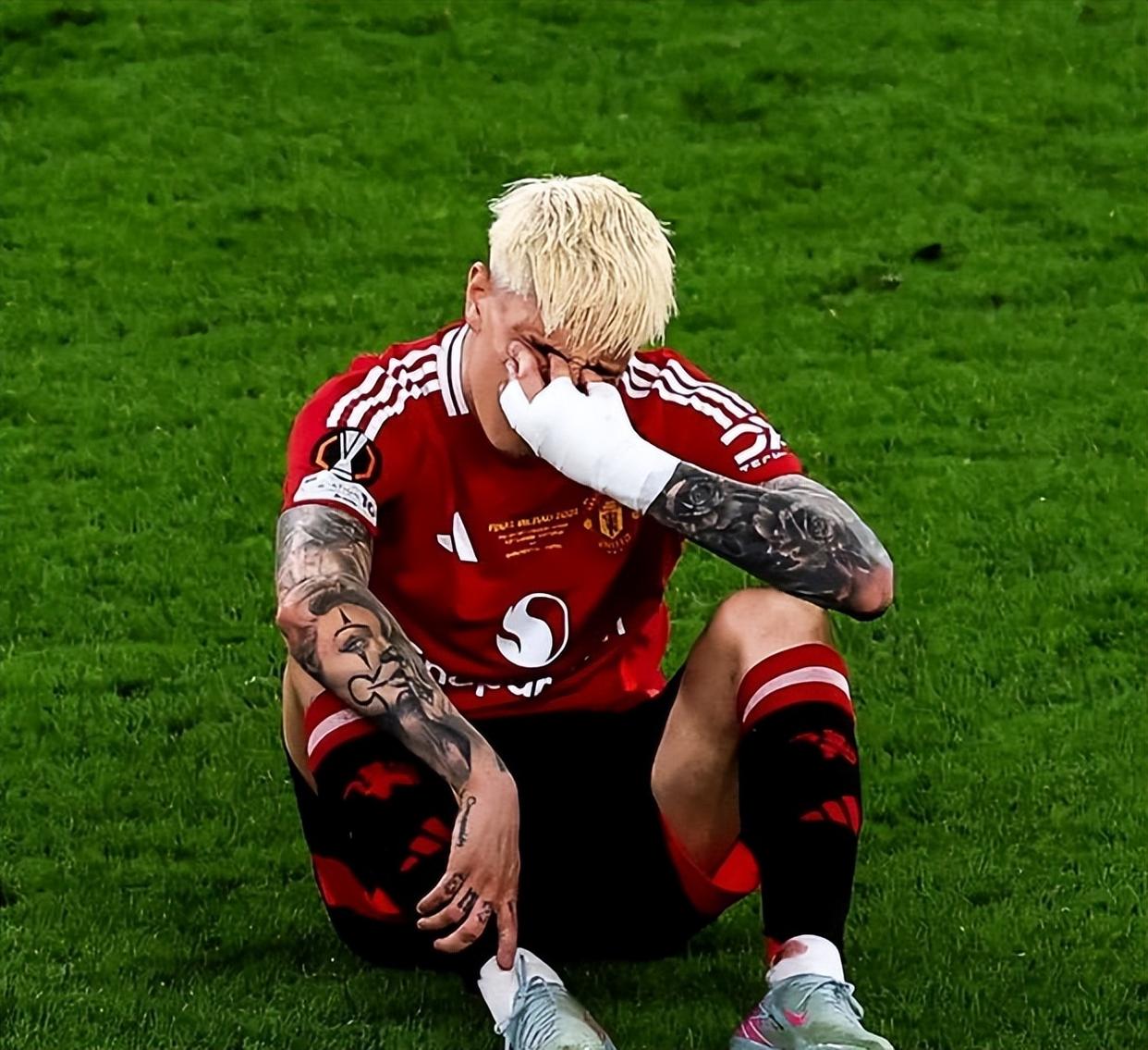 关于加纳乔创欧冠历史22岁代表两支英格兰球队参加欧冠的信息