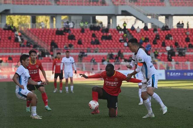 包含辽宁铁人1-0南通支云冲超成功提前锁定中甲冠军的词条