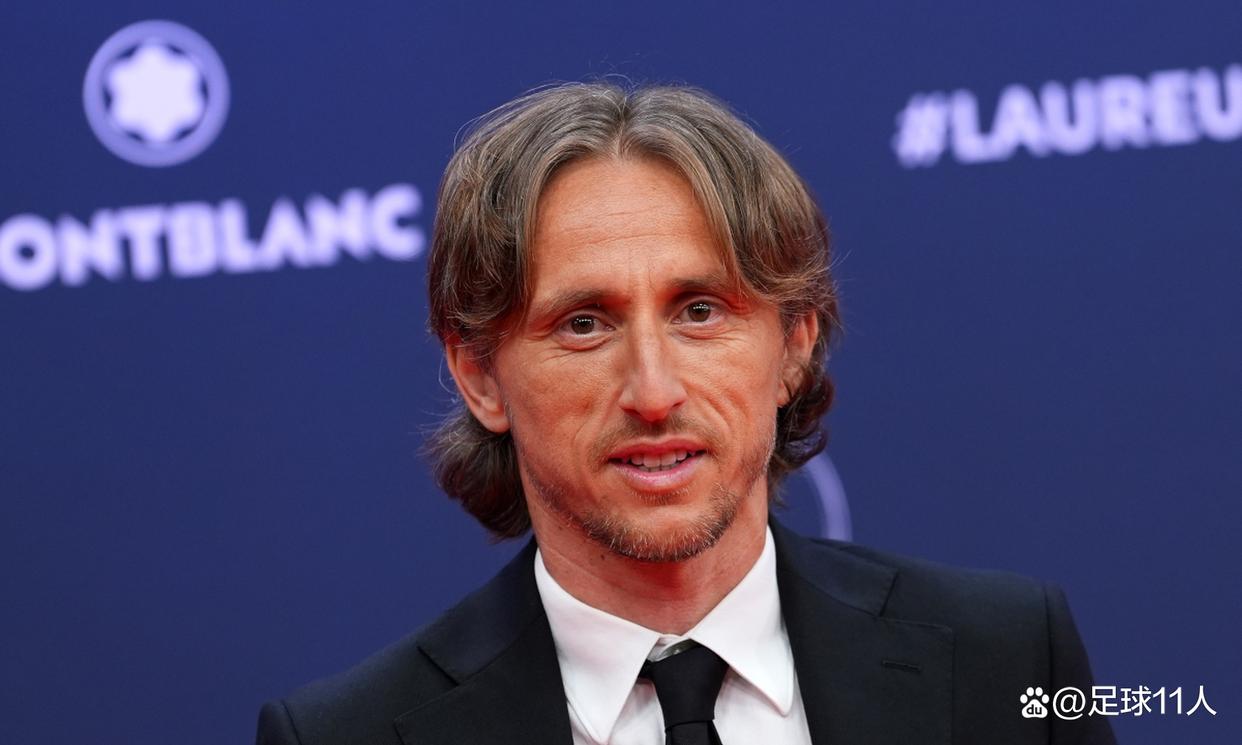 关于曝莫德里奇自由身加盟AC米兰双方签约1年的信息