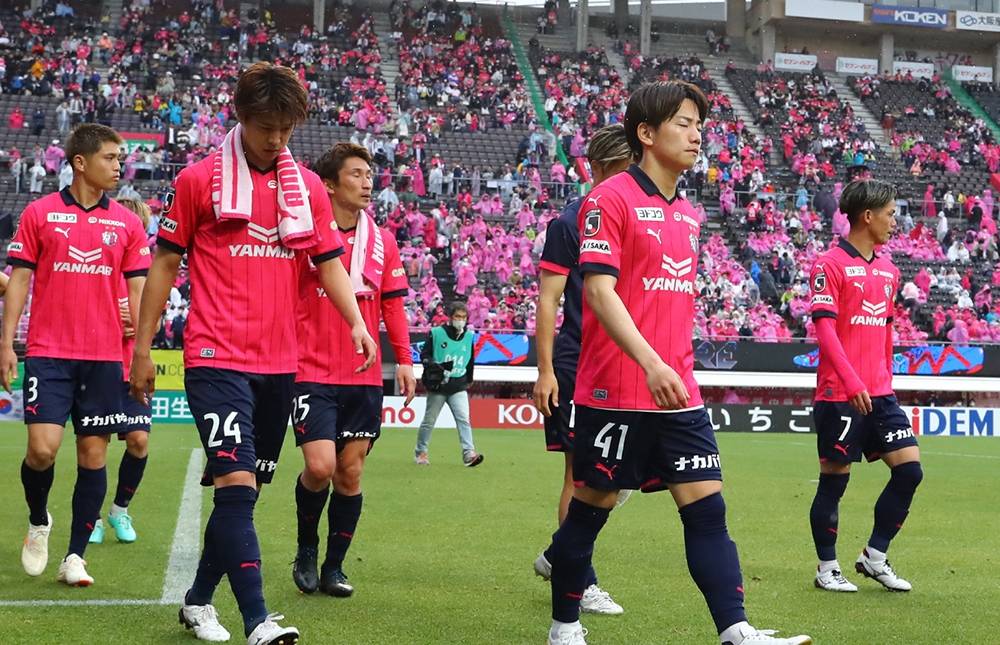 包含日职联浦和红钻vs大阪樱花前瞻分析双方在积分榜有5分差距的词条