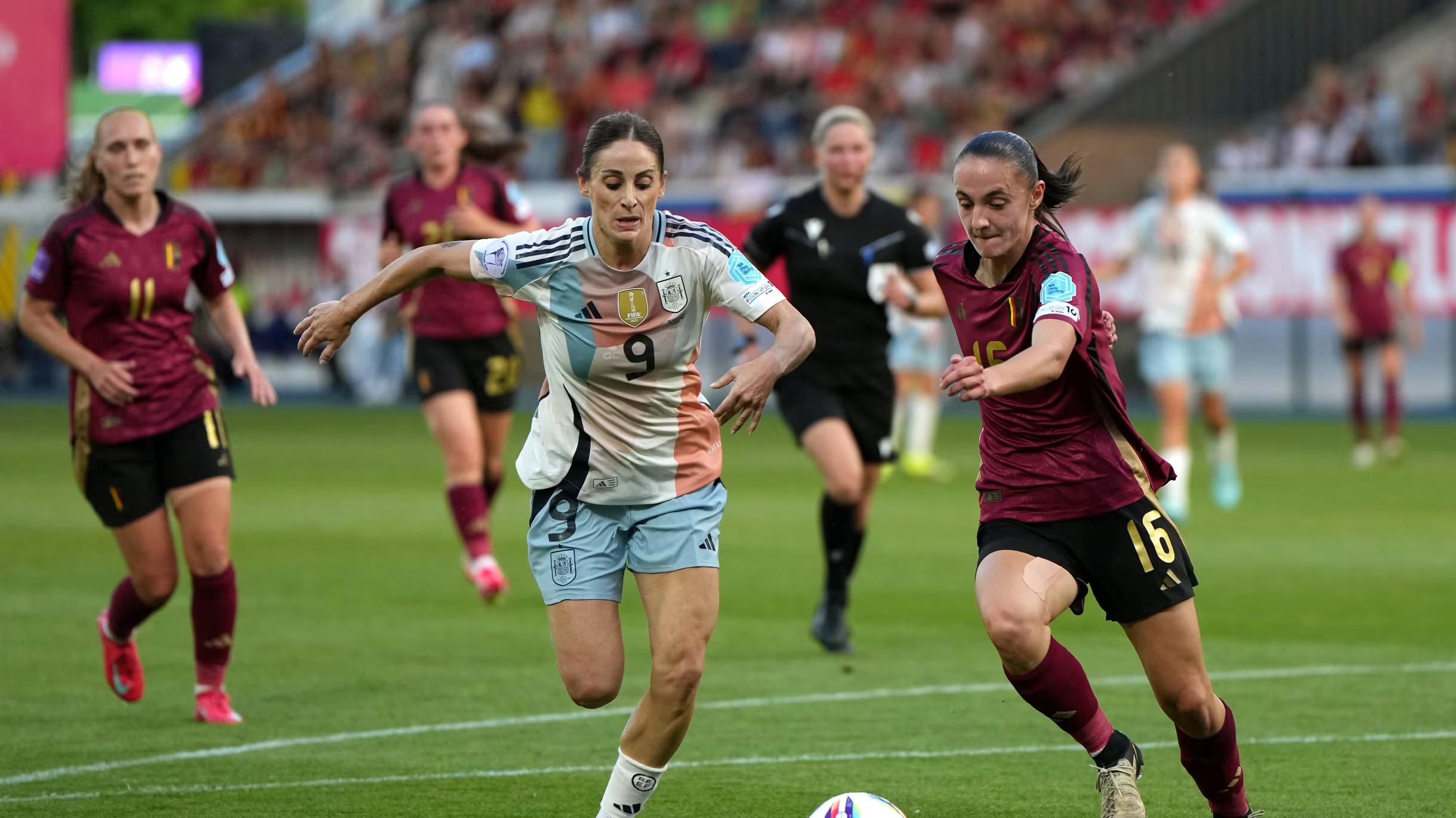 欧冠女：巴黎FC女足VS本菲卡女足