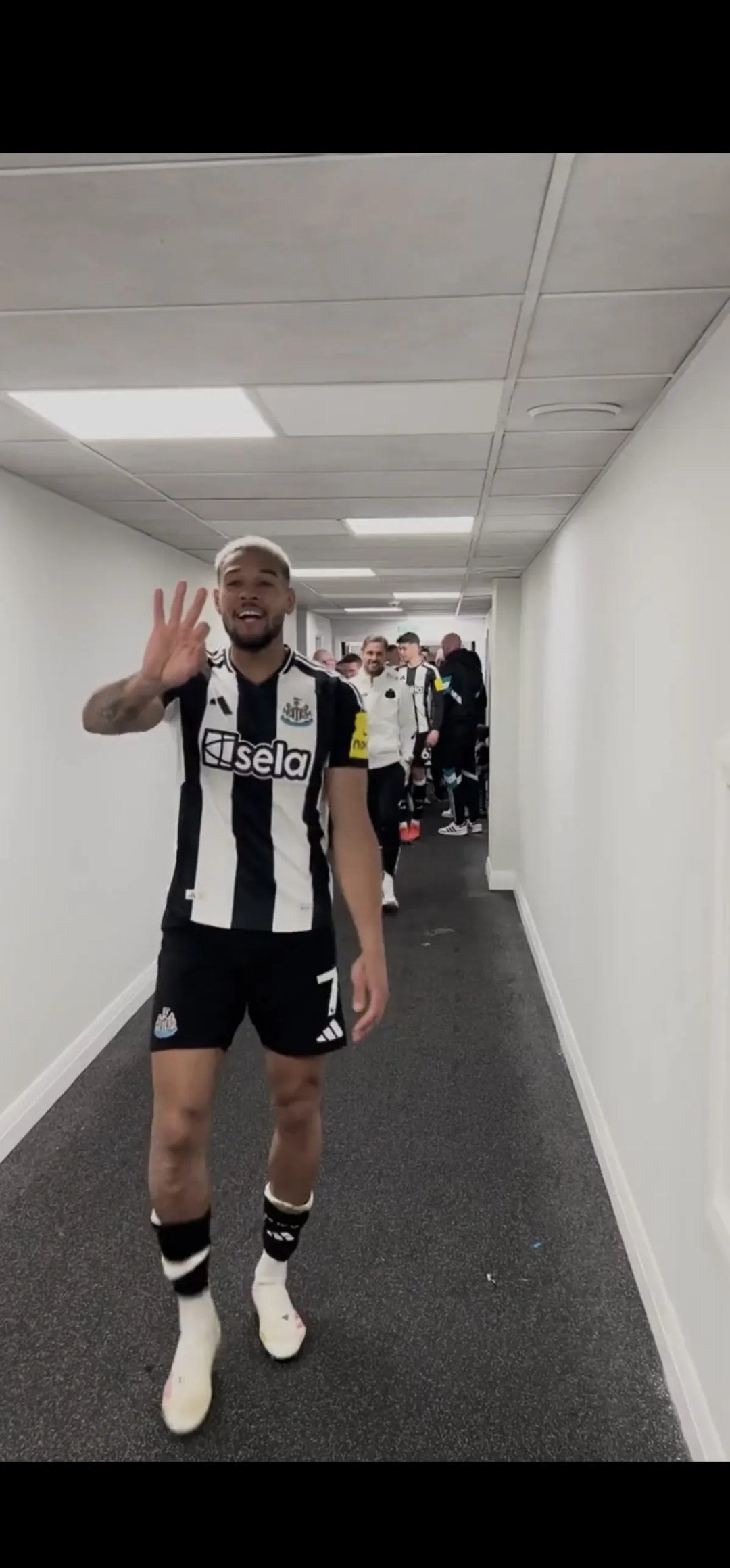 关于托纳利与纽卡斯尔秘密续约双方将合同延长至2029年的信息 关于托纳利与纽卡斯尔秘密续约双方将合同延长至2029年的信息