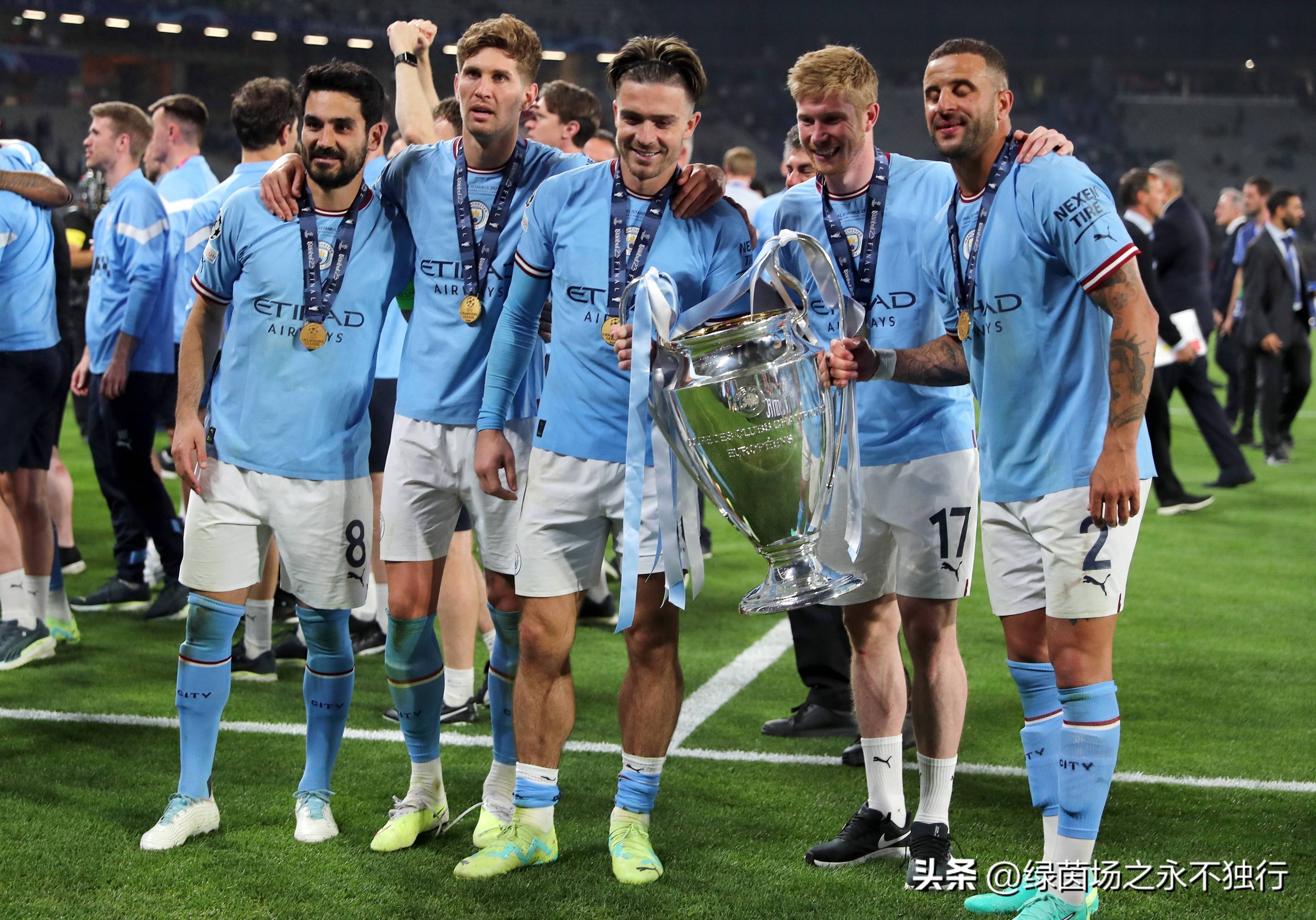 水晶宫有意阿克球员在曼城出场机会很少的简单介绍