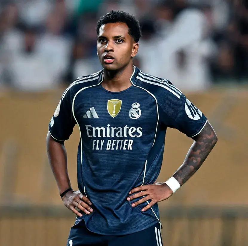 包含巴黎对穆阿尼估价降至5000万欧穆阿尼渴望回归尤文的词条