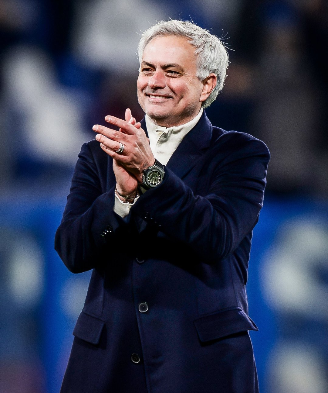 塞梅多加盟费内巴切穆里尼奥防线迎强援的简单介绍