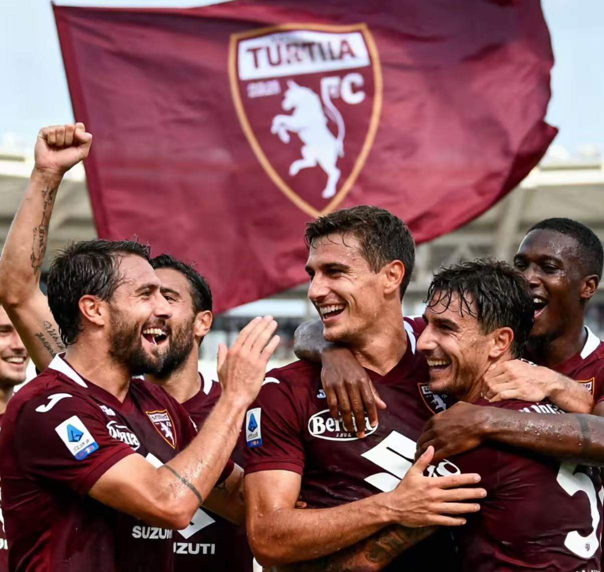 关于荷甲费耶诺德vsPSV埃因霍温比赛预测榜首争夺战一触即发的信息