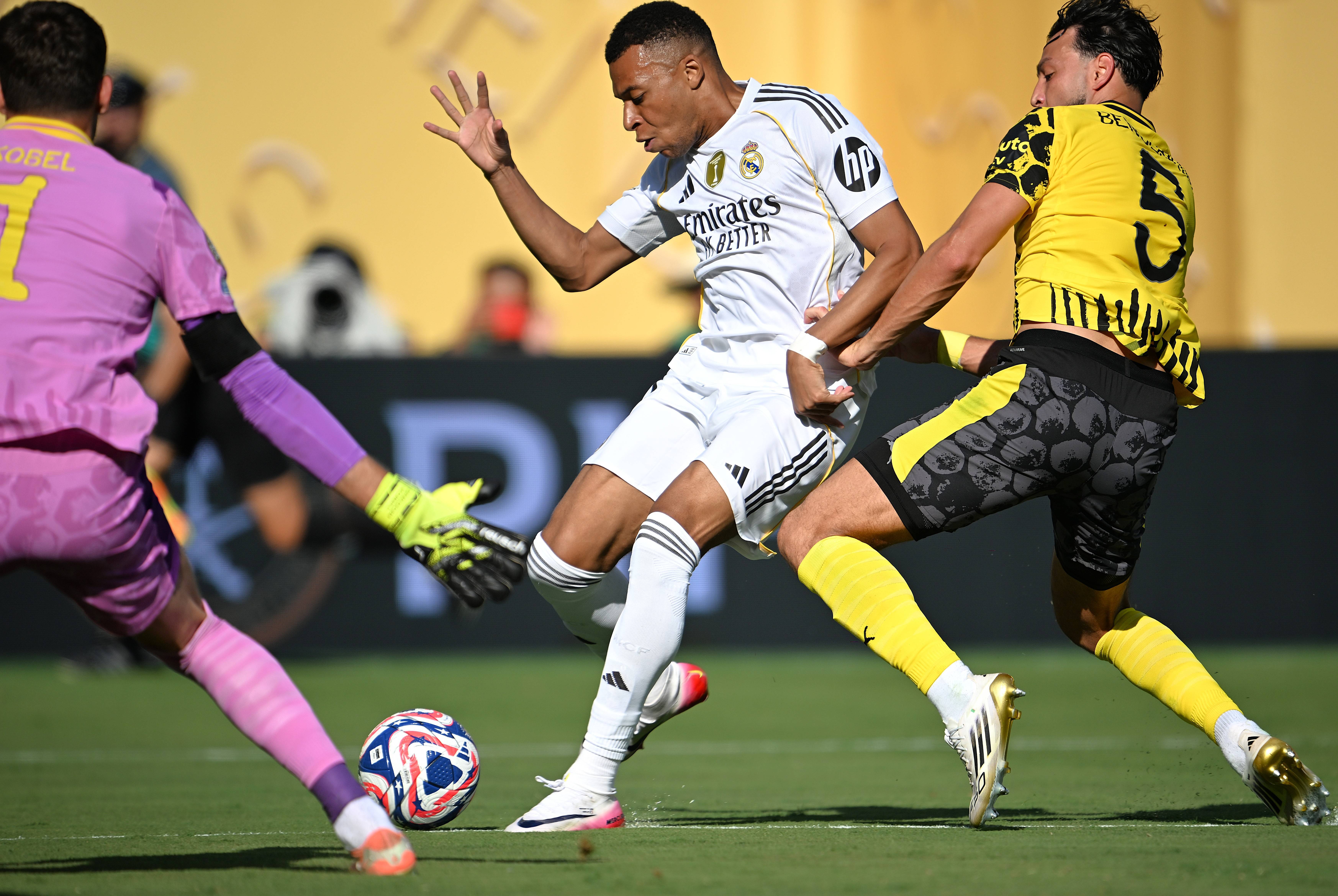 皇马将向球员发世俱杯奖金每人28万欧元 皇马将向球员发世俱杯奖金每人28万欧元