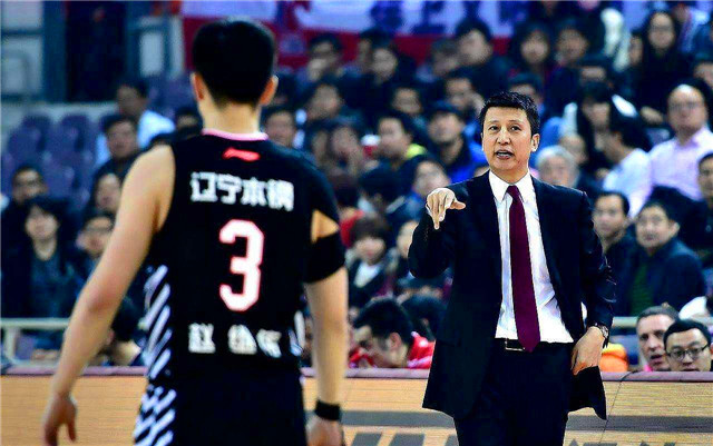 包含日本官宣归化尼克梅奥自19年便效力于B联赛的词条