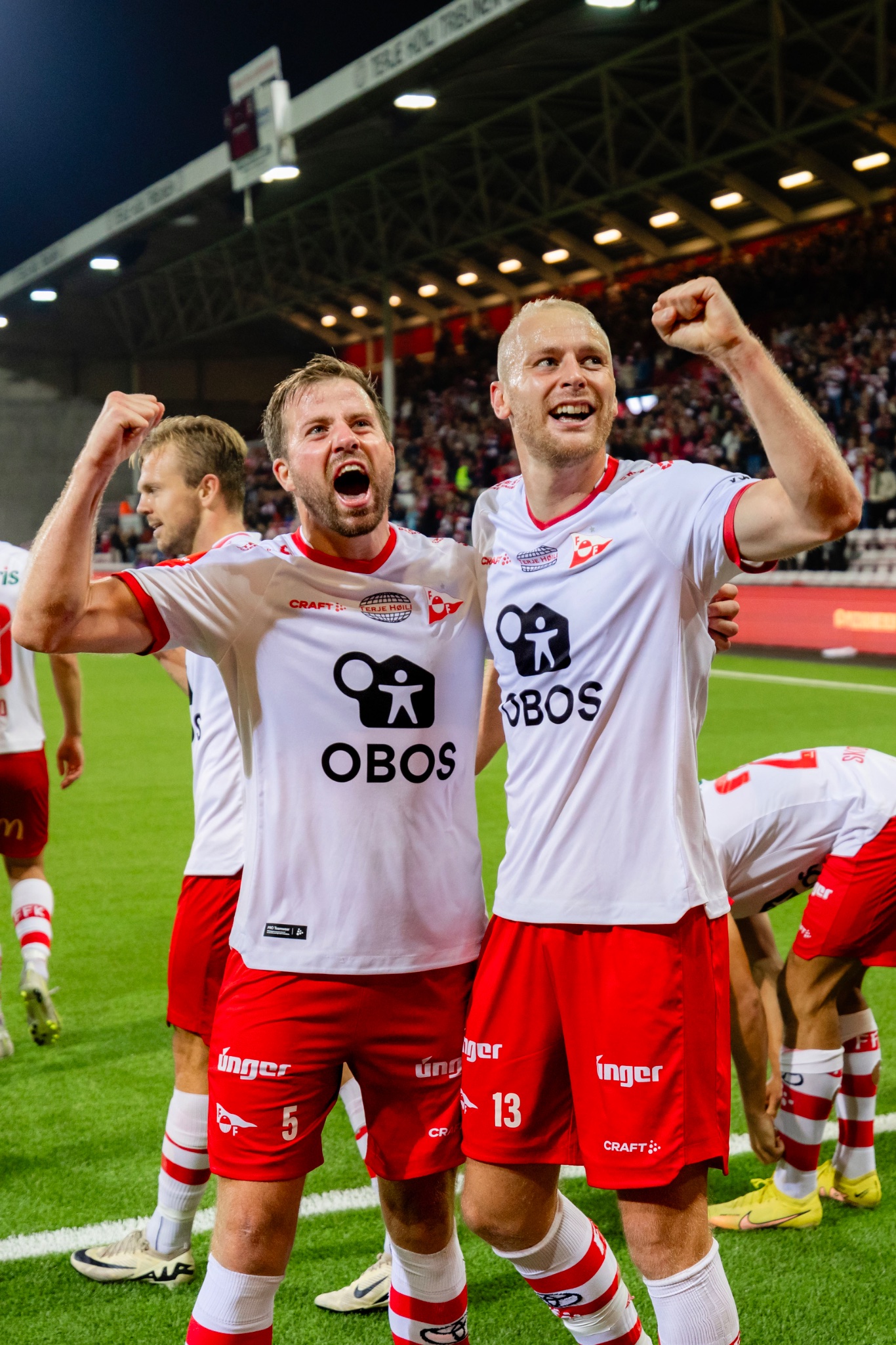 英南超中：斯特拉福德镇VS黑尔斯欧文镇的简单介绍