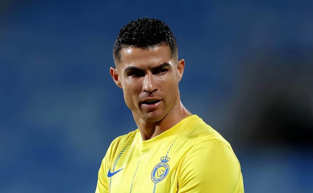 关于曝C罗希望B费能加盟利雅得胜利亲自出面说服的信息