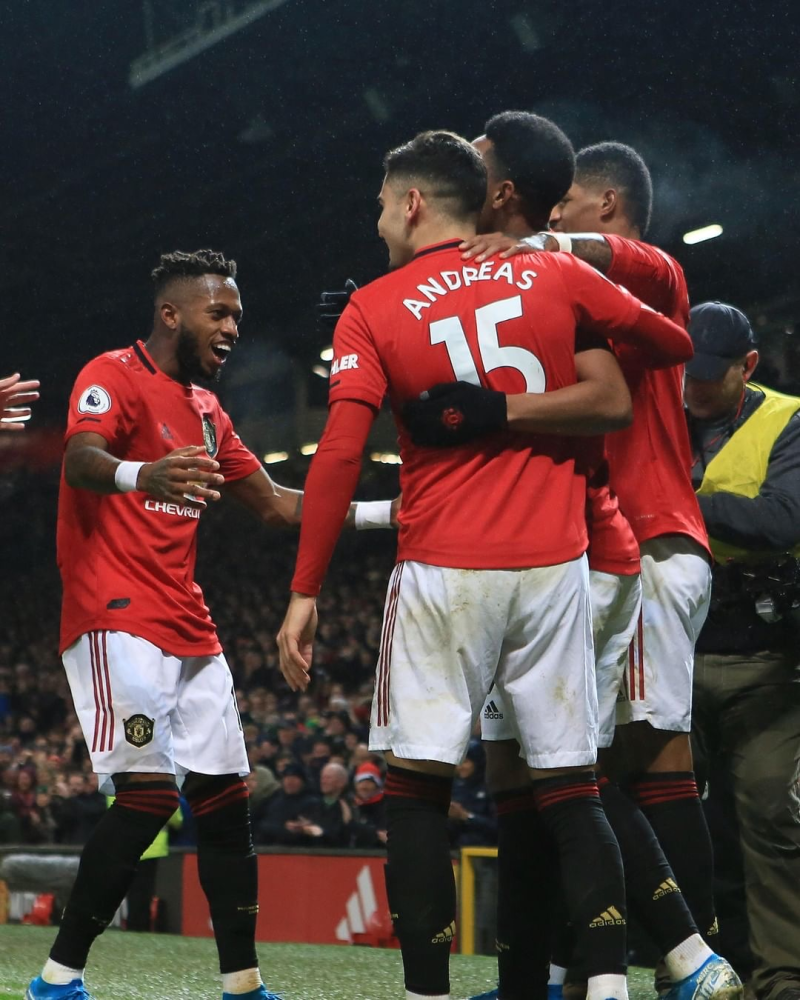 外媒为曼联中场引援支招推荐斯图加特的蒂勒的简单介绍