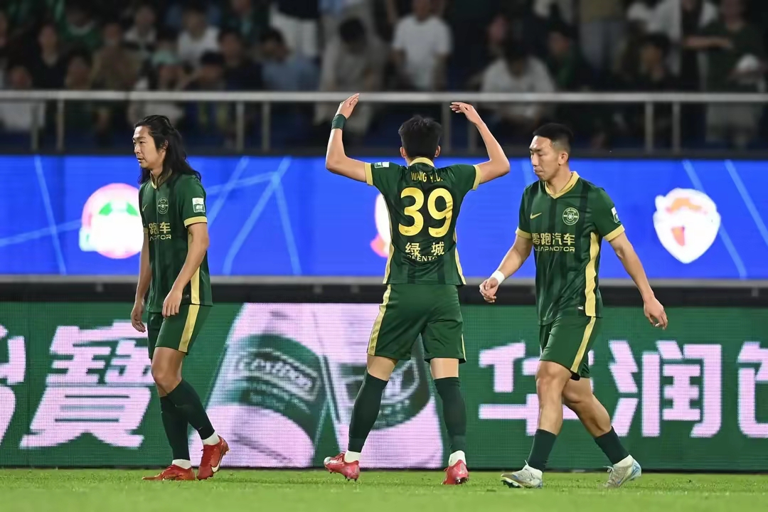 中超梅州客家2-2浙江队弗兰克梅开二度王钰栋失单刀的简单介绍  第2张