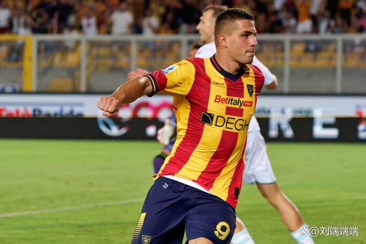 包含拜仁有意卢克曼已提交租借报价的词条