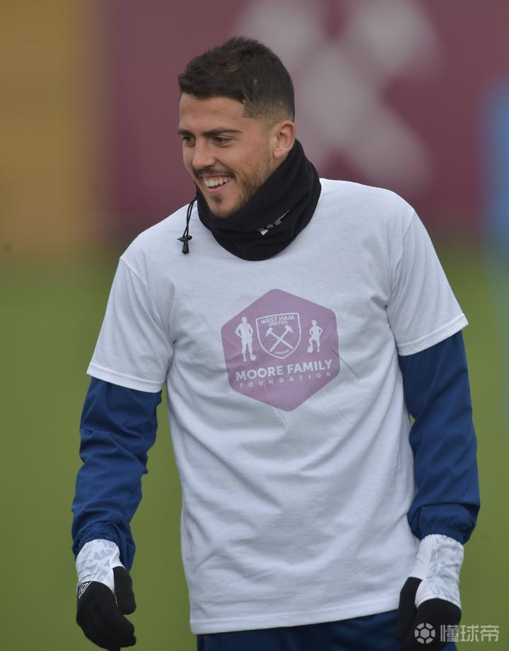 西汉姆联不再续约安东尼奥十年铁锤帮生涯落幕的简单介绍