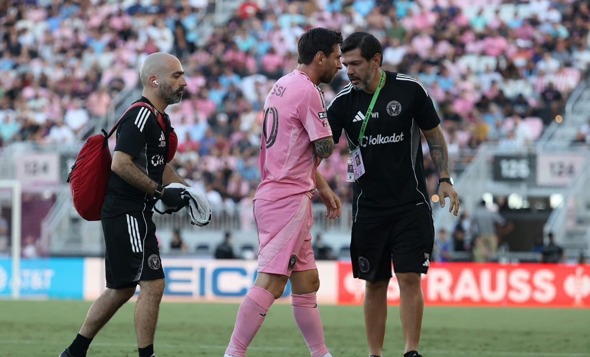 梅西勺子点球被扑迈阿密国际客场0-3惨负夏洛特的简单介绍  第1张