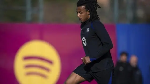 包含巴萨将与孔德续约志在稳固后防核心的词条