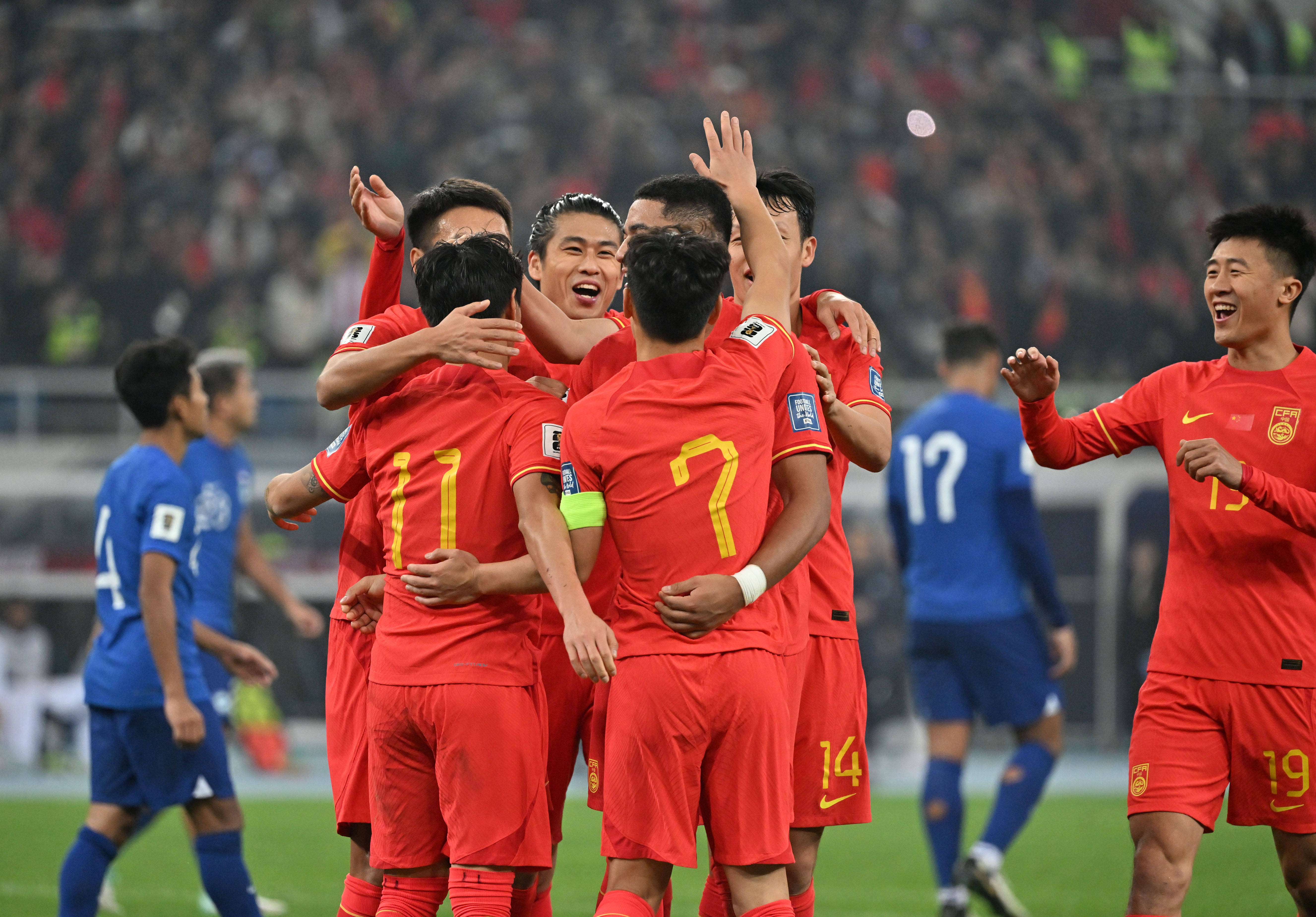 包含国足vs印尼直播在哪个平台免费看？2025世预赛国足在线入口的词条  第2张